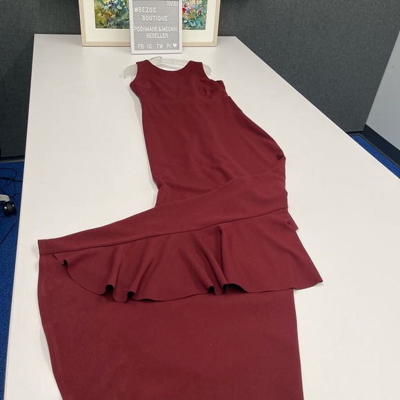 BETSY & ADAM Maroon Sleeveless Full-Length Ruffled Bow Dress Size 6 | EUC - Picture 4 of 13